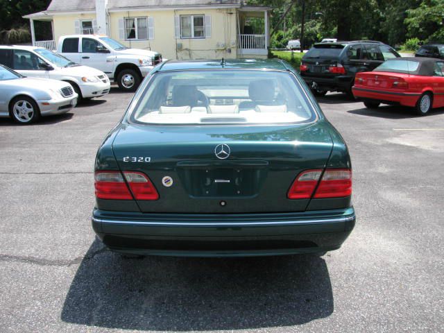 Mercedes-Benz E-Class 2001 photo 8