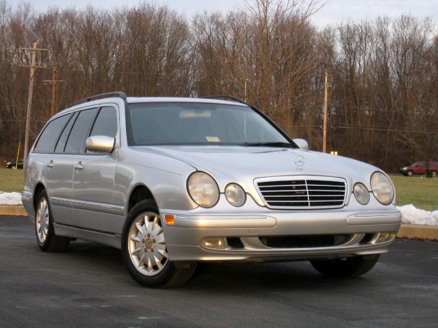 Mercedes-Benz E-Class 2001 photo 1