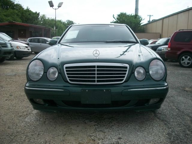 Mercedes-Benz E-Class 2001 photo 2