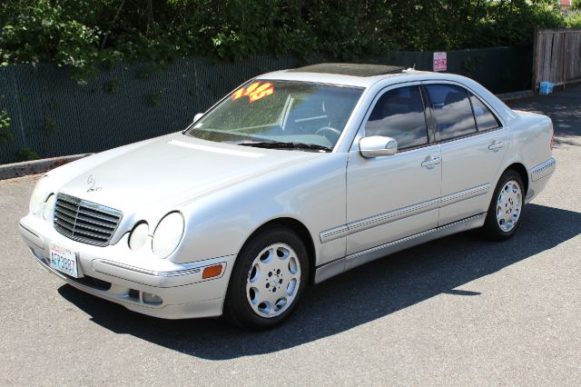 Mercedes-Benz E-Class 2001 photo 4