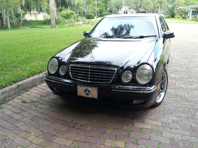 Mercedes-Benz E-Class 2001 photo 1