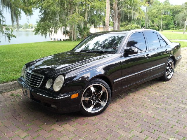 Mercedes-Benz E-Class 2001 photo 3