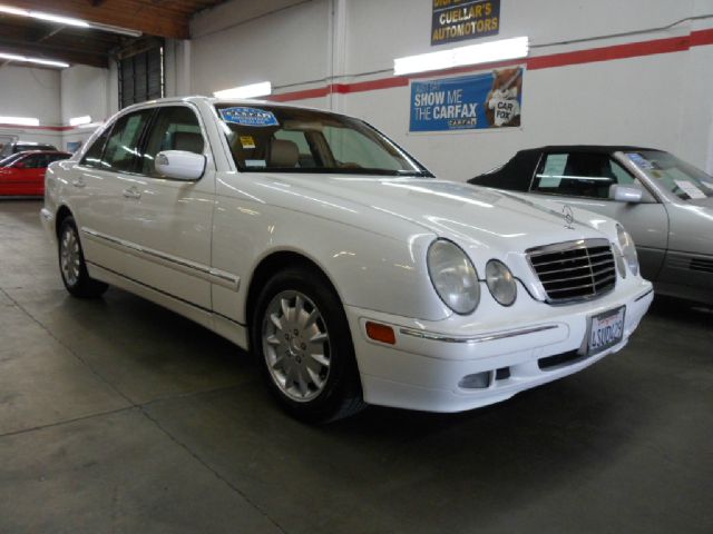 Mercedes-Benz E-Class 2001 photo 3