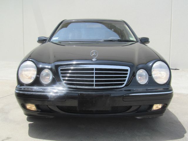 Mercedes-Benz E-Class 2001 photo 3