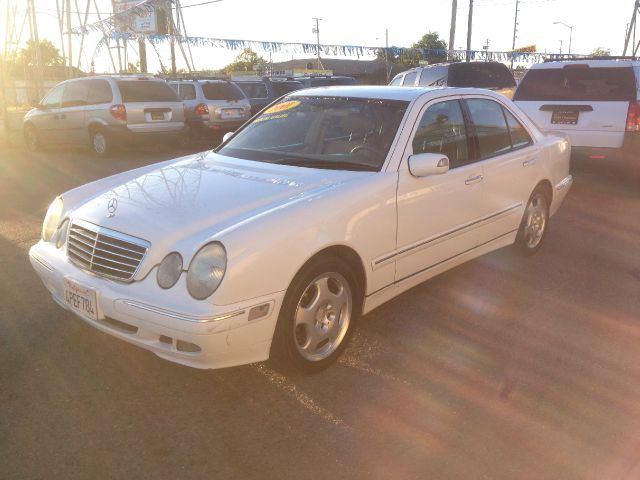 Mercedes-Benz E-Class 2001 photo 3