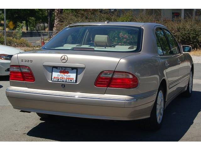 Mercedes-Benz E-Class 2001 photo 1