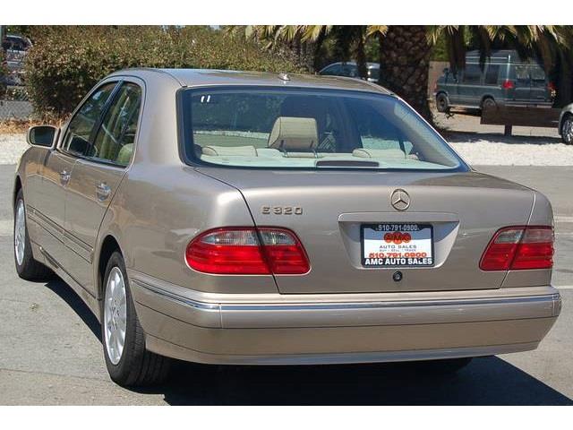 Mercedes-Benz E-Class 2001 photo 3