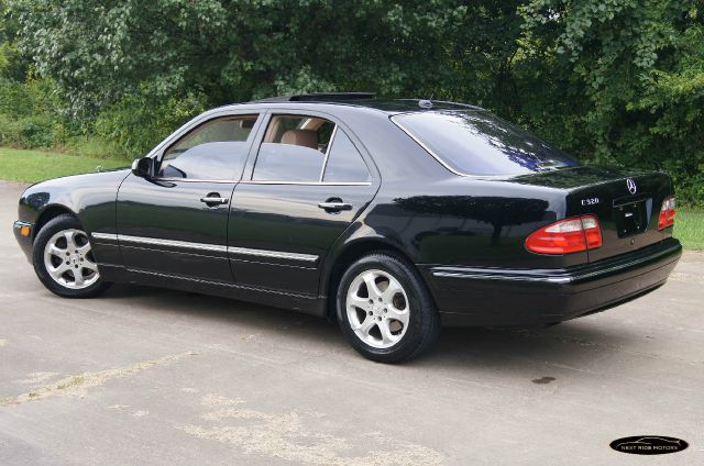 Mercedes-Benz E-Class 2002 photo 4