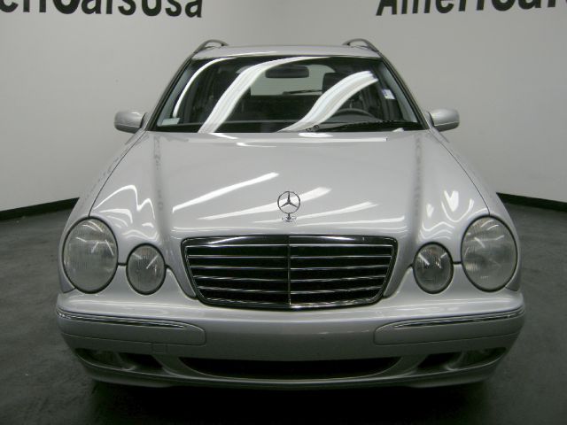 Mercedes-Benz E-Class 2002 photo 2