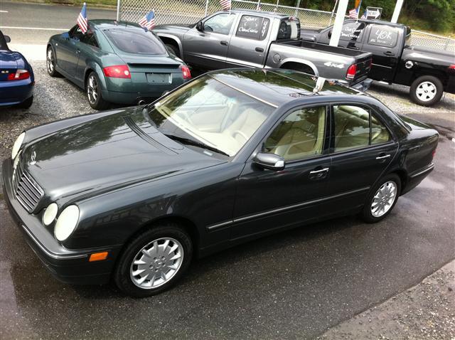 Mercedes-Benz E-Class 2002 photo 1