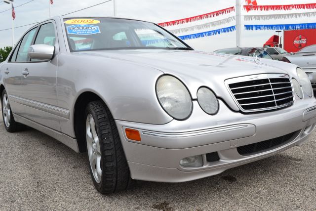 Mercedes-Benz E-Class 2002 photo 24