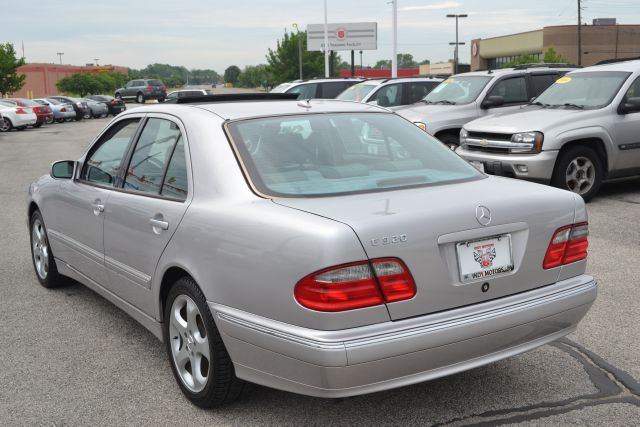 Mercedes-Benz E-Class 2002 photo 49