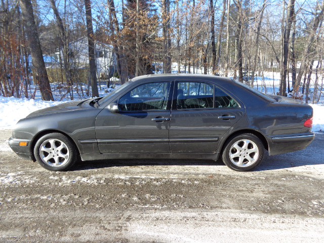 Mercedes-Benz E-Class 2002 photo 4