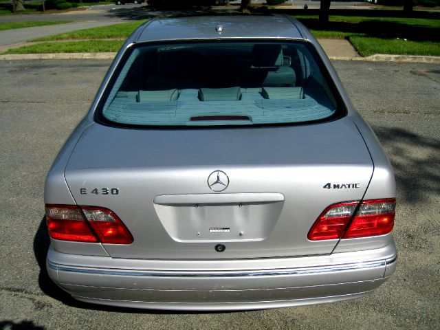 Mercedes-Benz E-Class 2002 photo 13