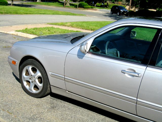 Mercedes-Benz E-Class 2002 photo 15