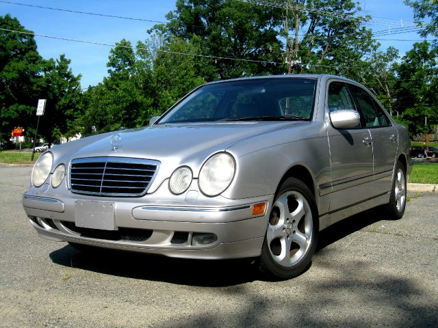 Mercedes-Benz E-Class 2002 photo 17