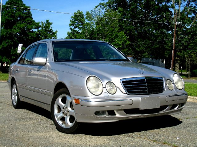 Mercedes-Benz E-Class 2002 photo 18