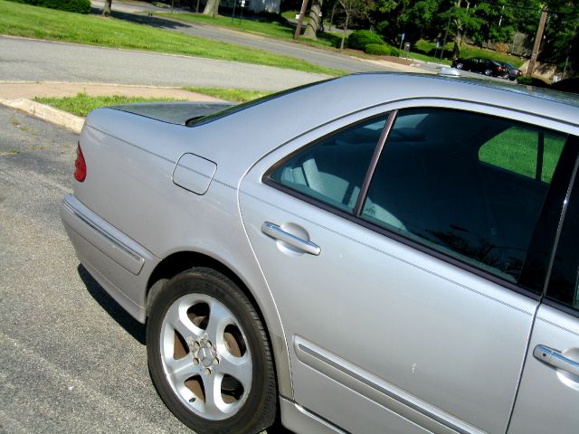 Mercedes-Benz E-Class 2002 photo 19