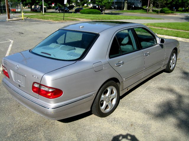 Mercedes-Benz E-Class 2002 photo 2