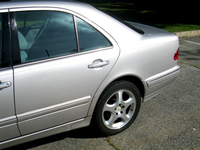 Mercedes-Benz E-Class 2002 photo 20