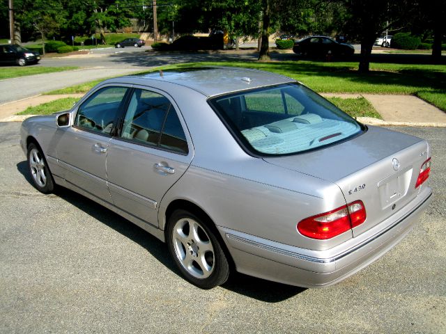 Mercedes-Benz E-Class 2002 photo 21