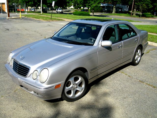 Mercedes-Benz E-Class 2002 photo 32