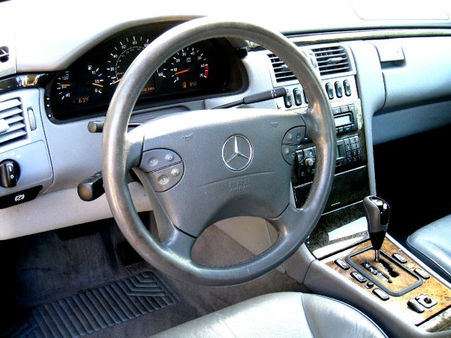 Mercedes-Benz E-Class 2002 photo 4