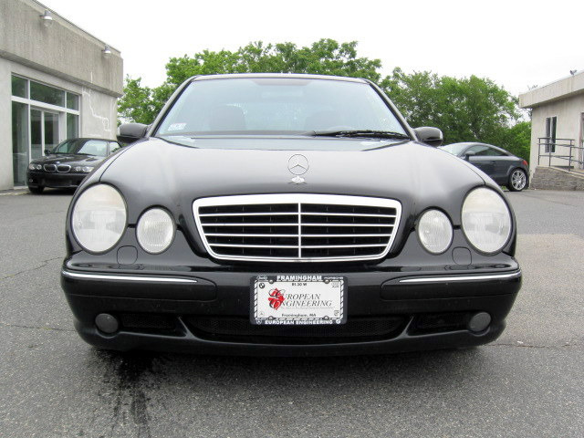 Mercedes-Benz E-Class 2002 photo 2