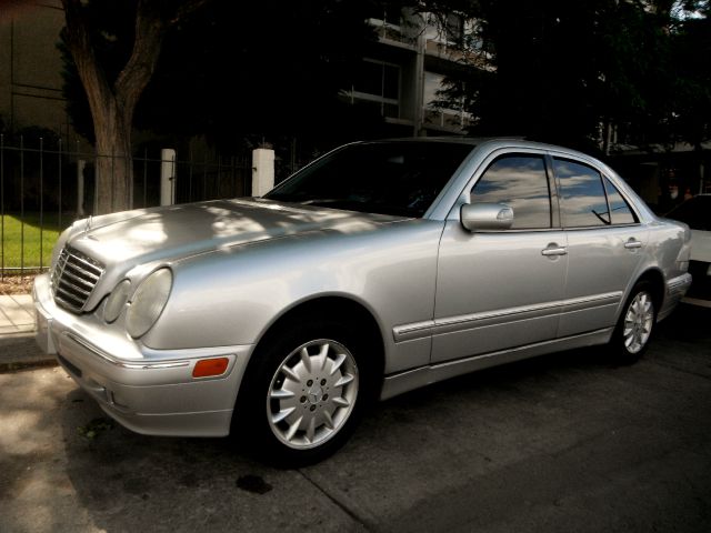 Mercedes-Benz E-Class 2002 photo 3