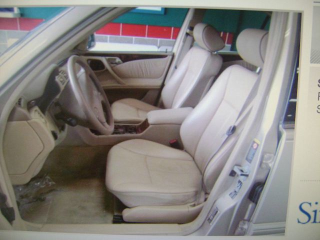 Mercedes-Benz E-Class 2002 photo 1