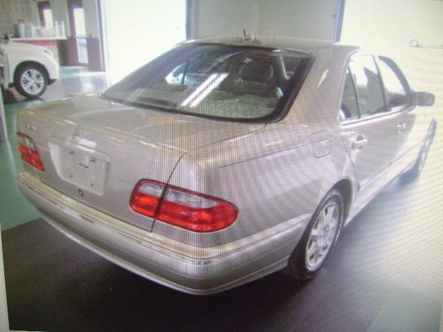 Mercedes-Benz E-Class 2002 photo 3