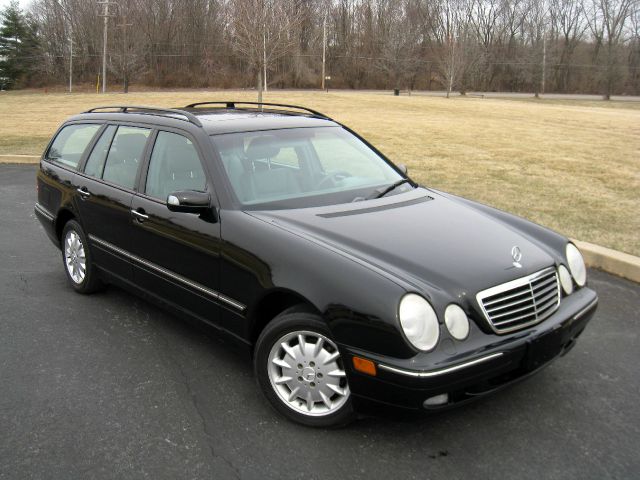 Mercedes-Benz E-Class 2002 photo 1