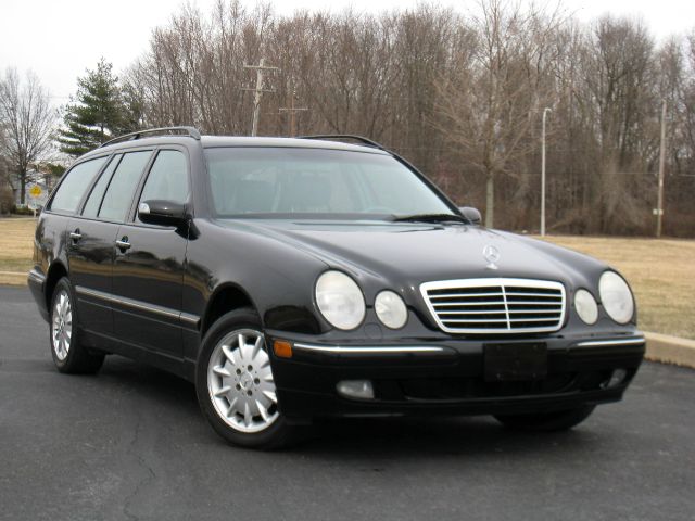 Mercedes-Benz E-Class 2002 photo 2