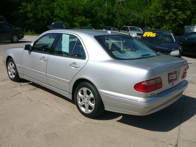 Mercedes-Benz E-Class 2002 photo 1