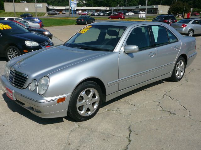 Mercedes-Benz E-Class 2002 photo 3