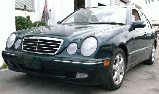 Mercedes-Benz E-Class 2002 photo 1