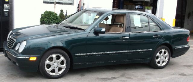 Mercedes-Benz E-Class 2002 photo 3