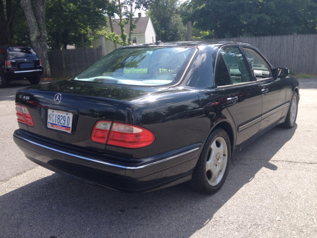 Mercedes-Benz E-Class 2002 photo 1