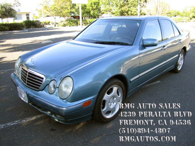 Mercedes-Benz E-Class 2002 photo 2