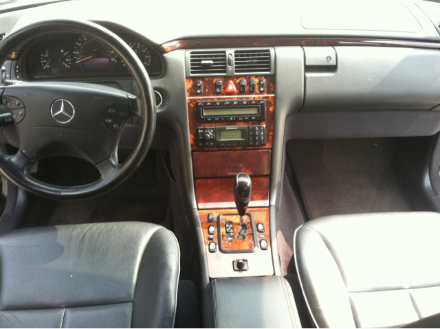 Mercedes-Benz E-Class 2003 photo 1