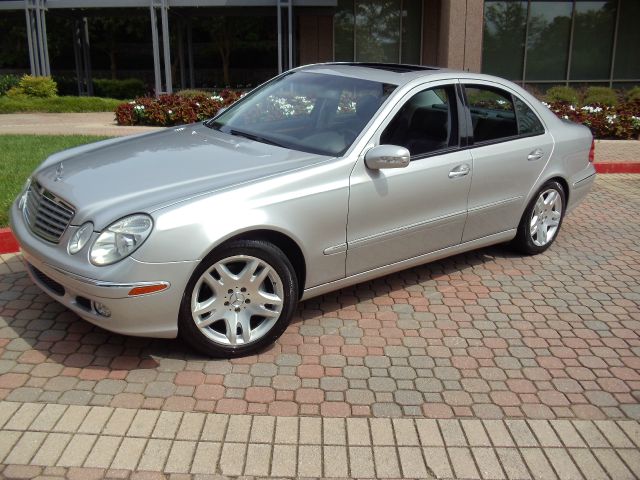 Mercedes-Benz E-Class 2003 photo 4