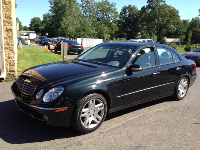 Mercedes-Benz E-Class 2003 photo 2