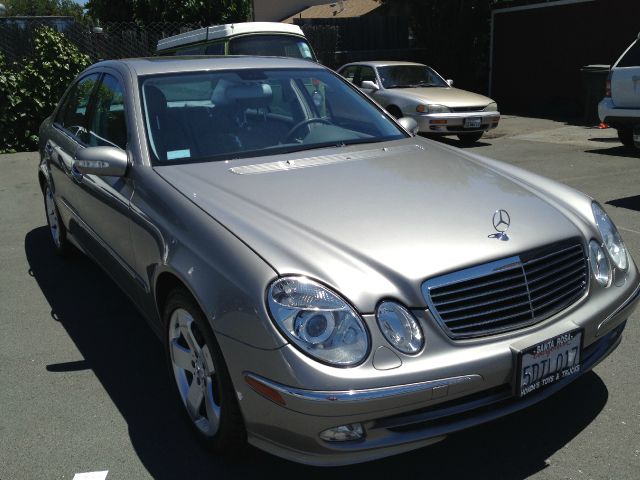 Mercedes-Benz E-Class 2003 photo 4