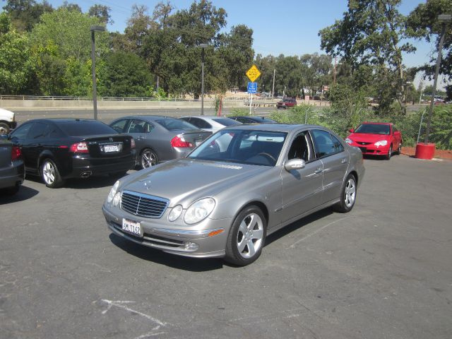 Mercedes-Benz E-Class 2003 photo 1