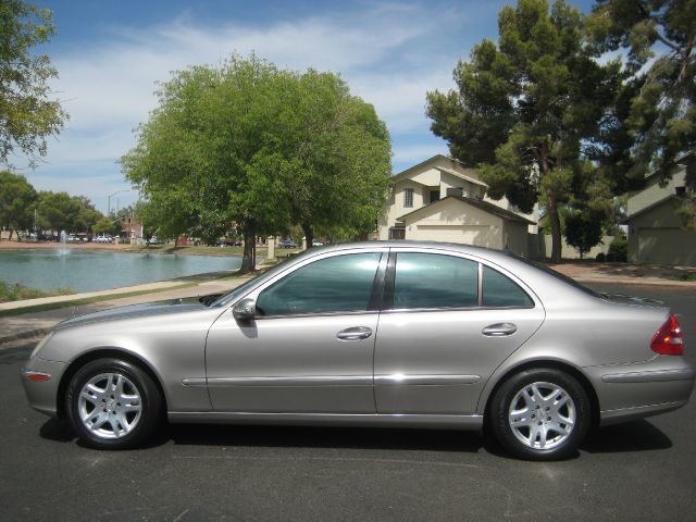 Mercedes-Benz E-Class 2003 photo 1