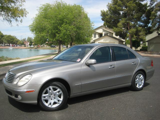 Mercedes-Benz E-Class 2003 photo 2