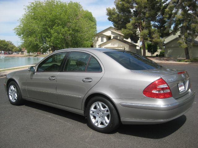 Mercedes-Benz E-Class 2003 photo 4