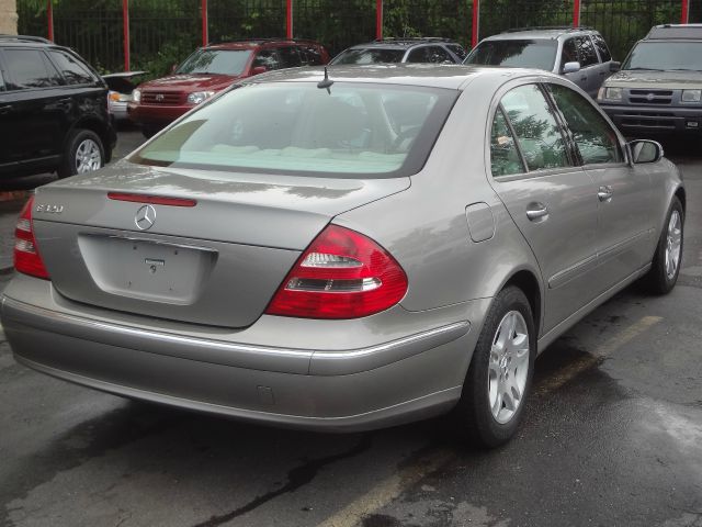 Mercedes-Benz E-Class 2003 photo 1