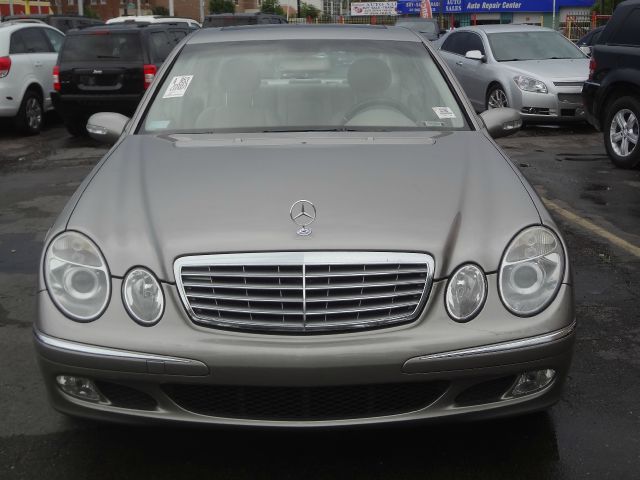 Mercedes-Benz E-Class 2003 photo 3