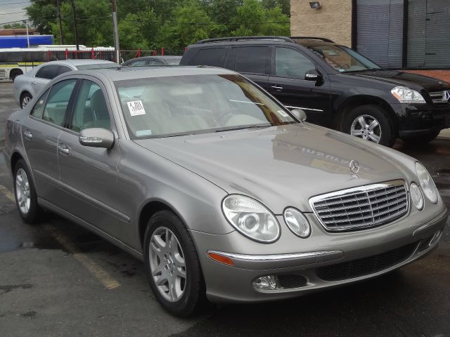 Mercedes-Benz E-Class 2003 photo 4